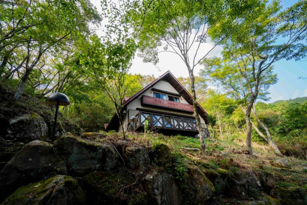 Villa Yorokobu箱根森林中的独栋别墅，富士山，适合开party Hakone